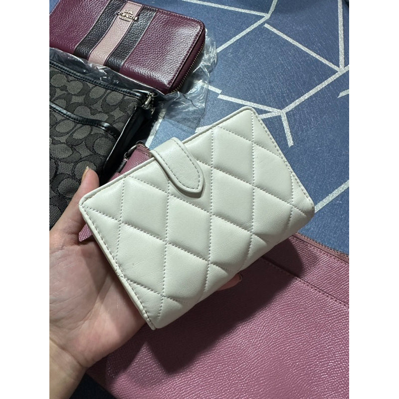 ORIG PRELOVED  KS Carey Medium Compact Bifold Wallet White