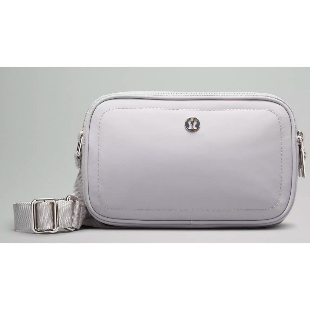 ORIG & IMPORTED Lululemon Crossbody Camera Bag 2L in Silver Drop
