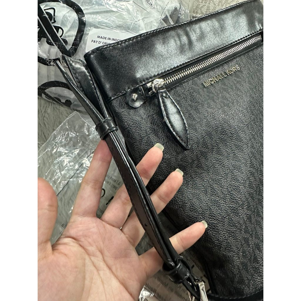 ORIG PRELOVED  MK Connie Slim File Crossbody Bag MonoBlack