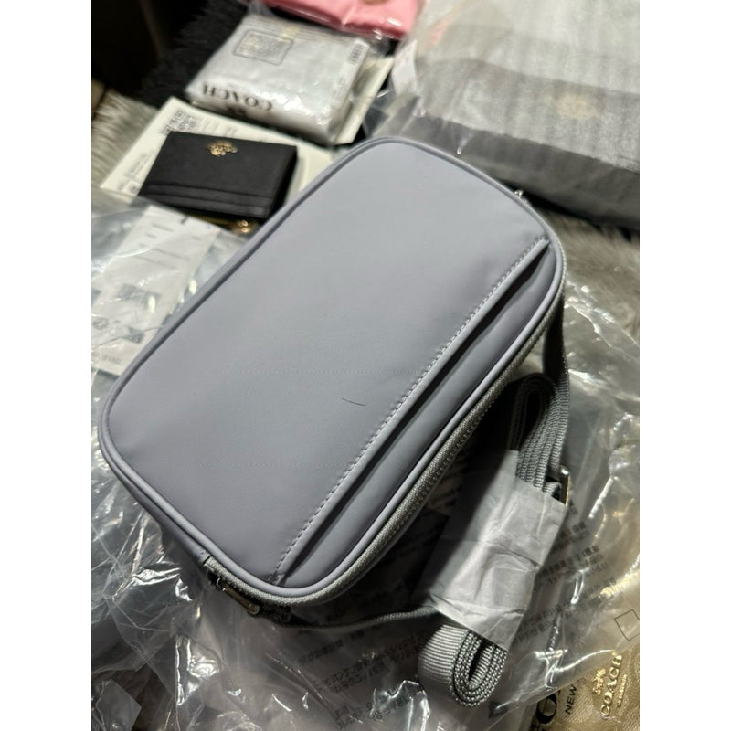 ORIG & IMPORTED Lululemon Crossbody Camera Bag 2L in Silver Drop