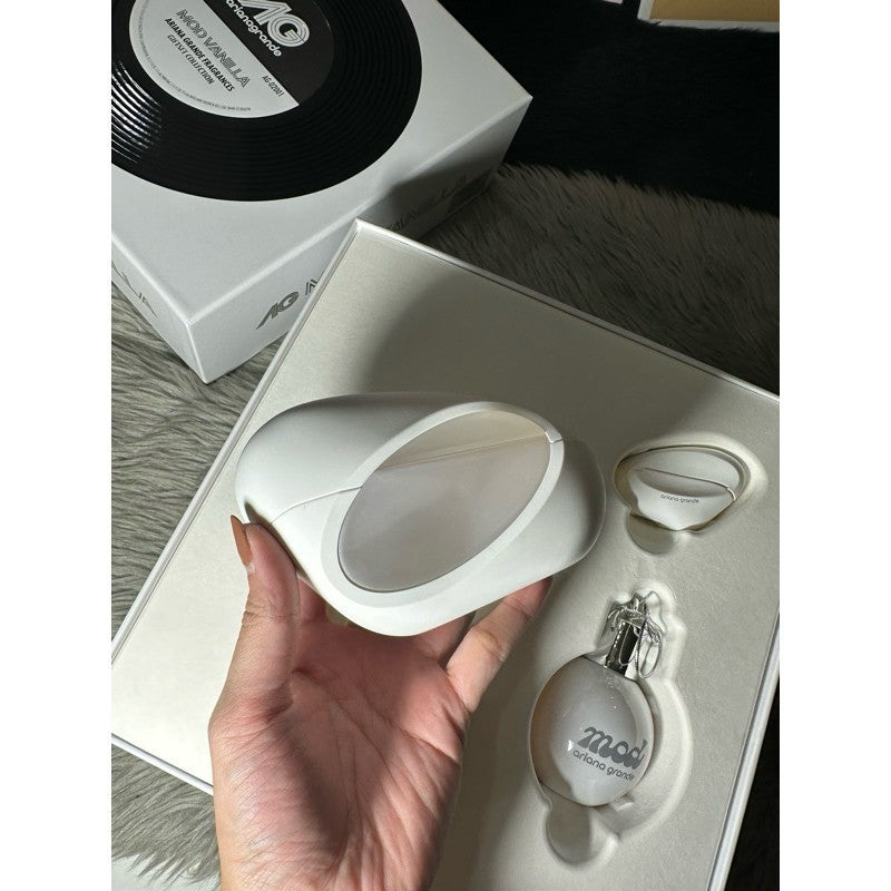 ORIG & IMPORTED Ariana Grande MOD Vanilla Limited Edition Vinyl Series Gift Set 2023