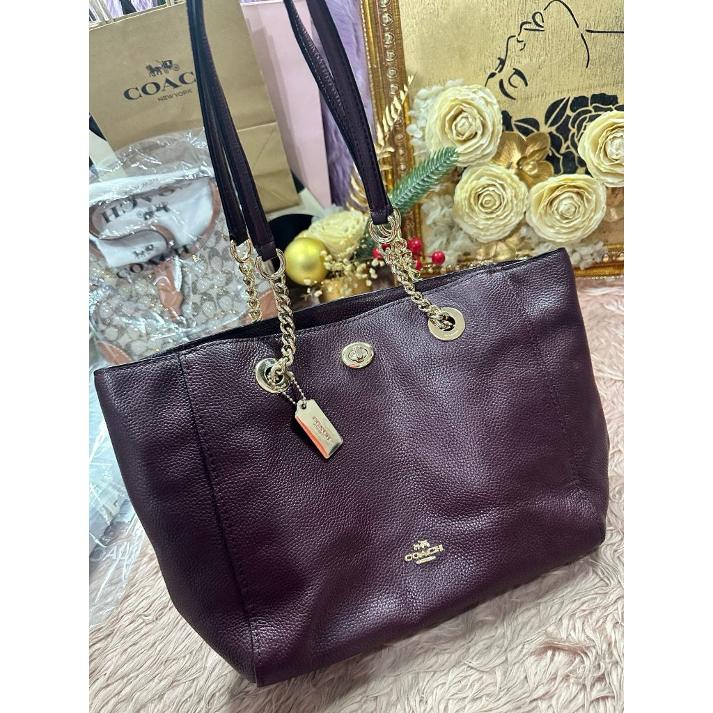 ORIG Preloved CCH Turnlock Chain 27 Tote Bag Maroon