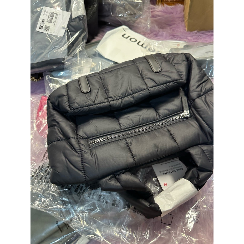 AUTHENTIC/ORIGINAL Lululemon Quilted Grid Tote Black Bag Mini 5L