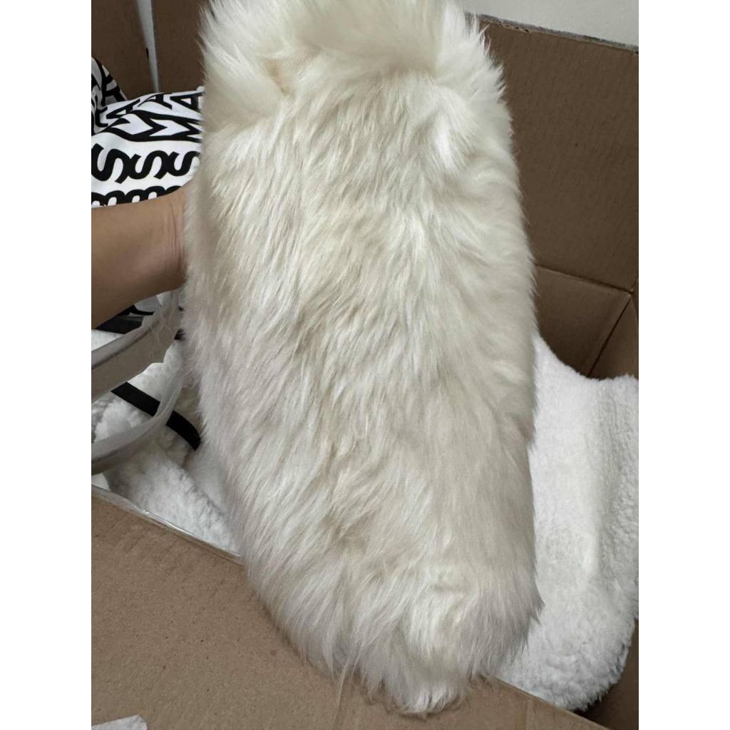 ORIG & IMPORTED CCH RARE RETAIL juliet medium shoulder shearling fur white bag