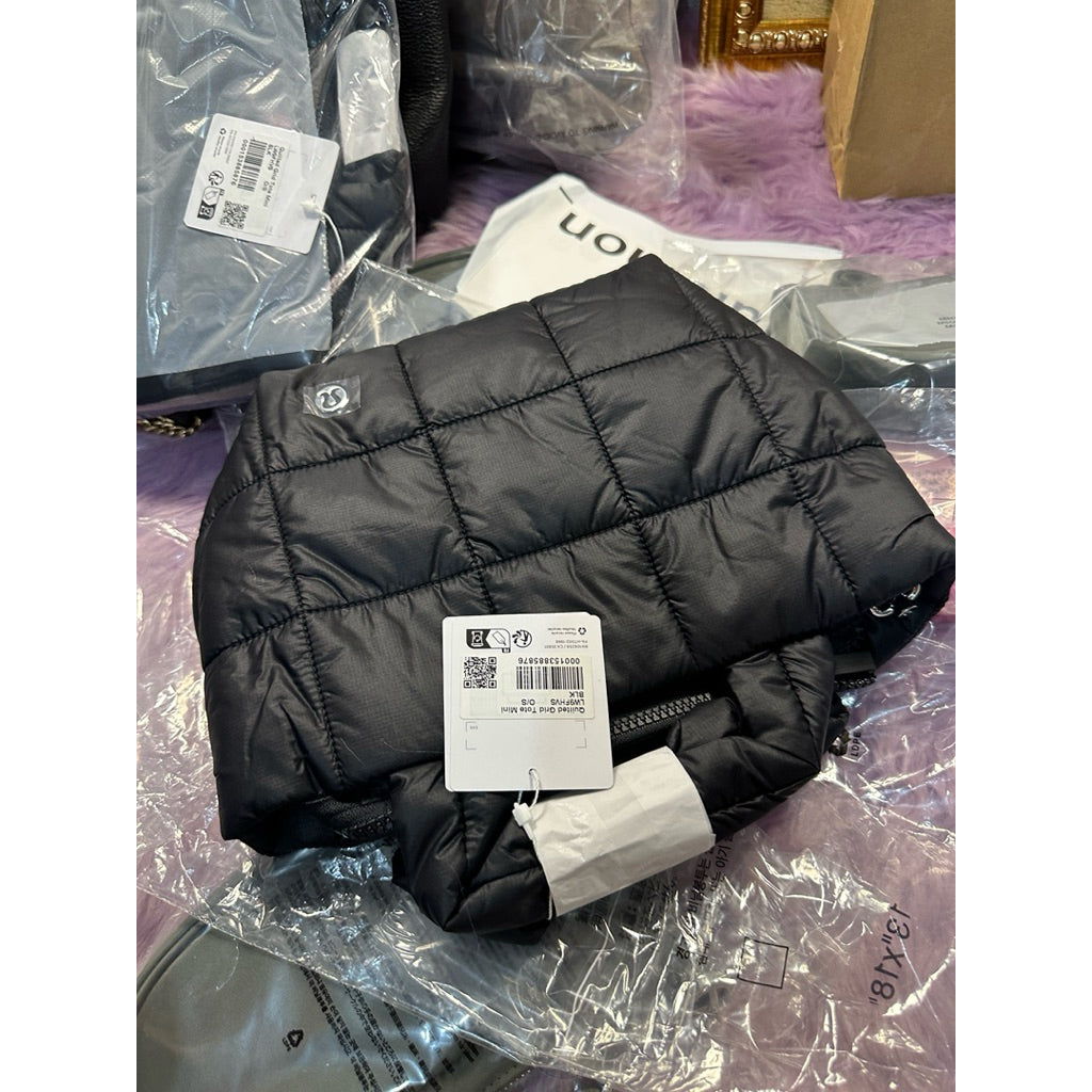 AUTHENTIC/ORIGINAL Lululemon Quilted Grid Tote Black Bag Mini 5L