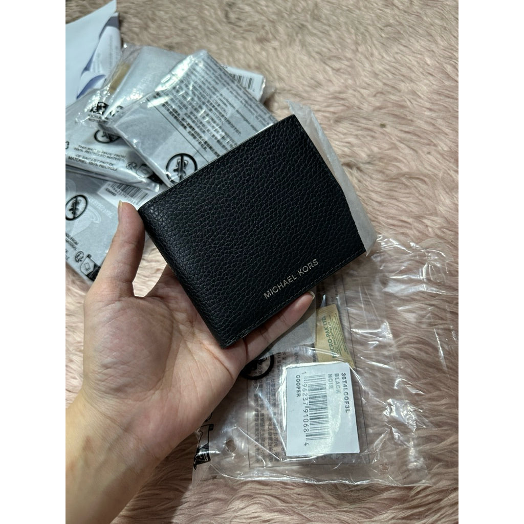 AUTHENTIC/ORIGINAL MK Cooper Pebbled Leather Billfold Black Men Wallet With Coin Pouch