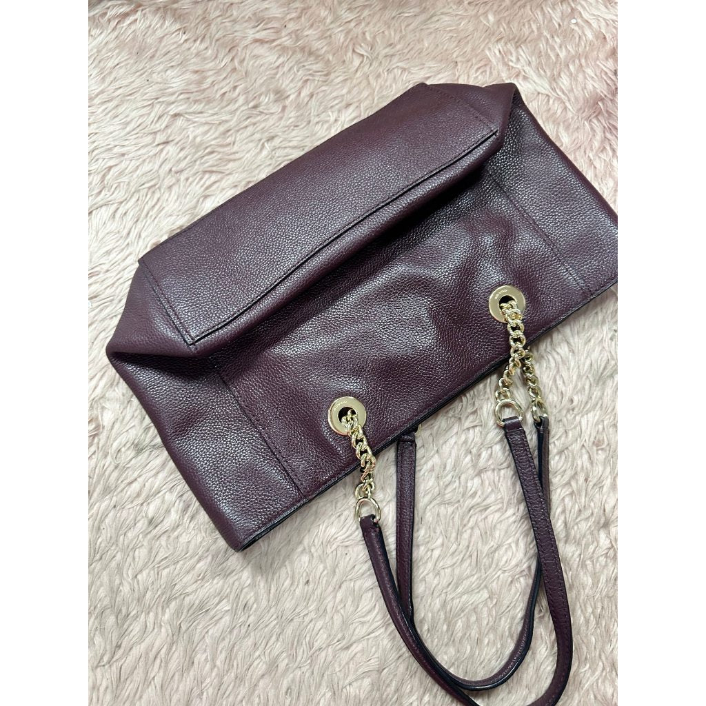 ORIG Preloved CCH Turnlock Chain 27 Tote Bag Maroon