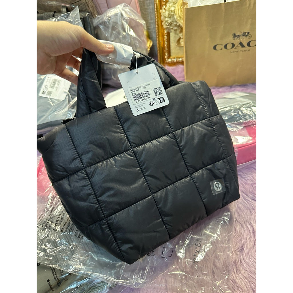 AUTHENTIC/ORIGINAL Lululemon Quilted Grid Tote Black Bag Mini 5L