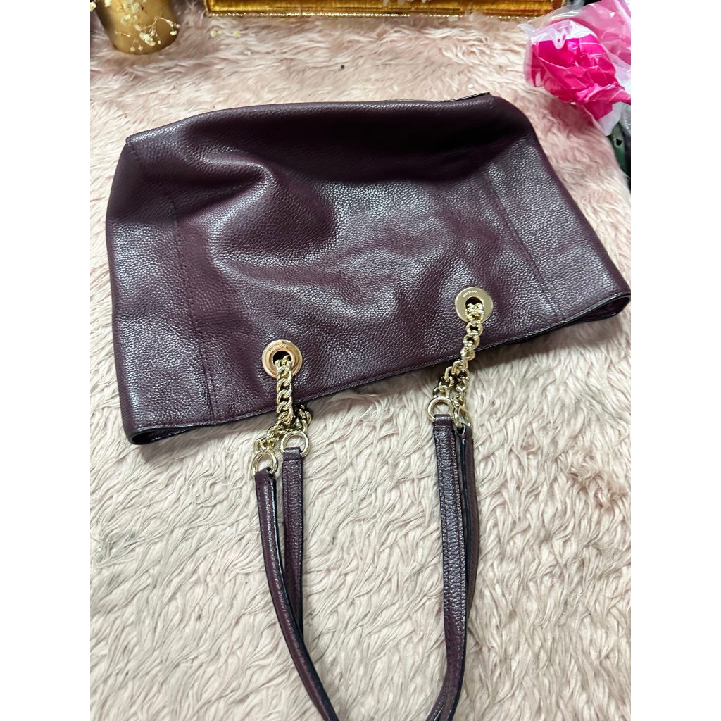 ORIG Preloved CCH Turnlock Chain 27 Tote Bag Maroon