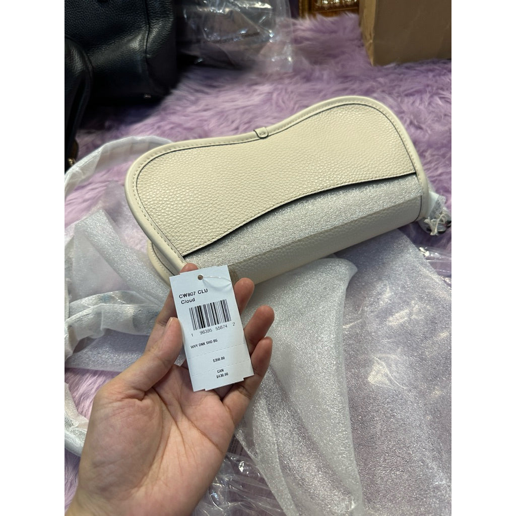 AUTHENTIC/ORIGINAL CCH Retail Wavy Dinky White Bag In Coachtopia Leather