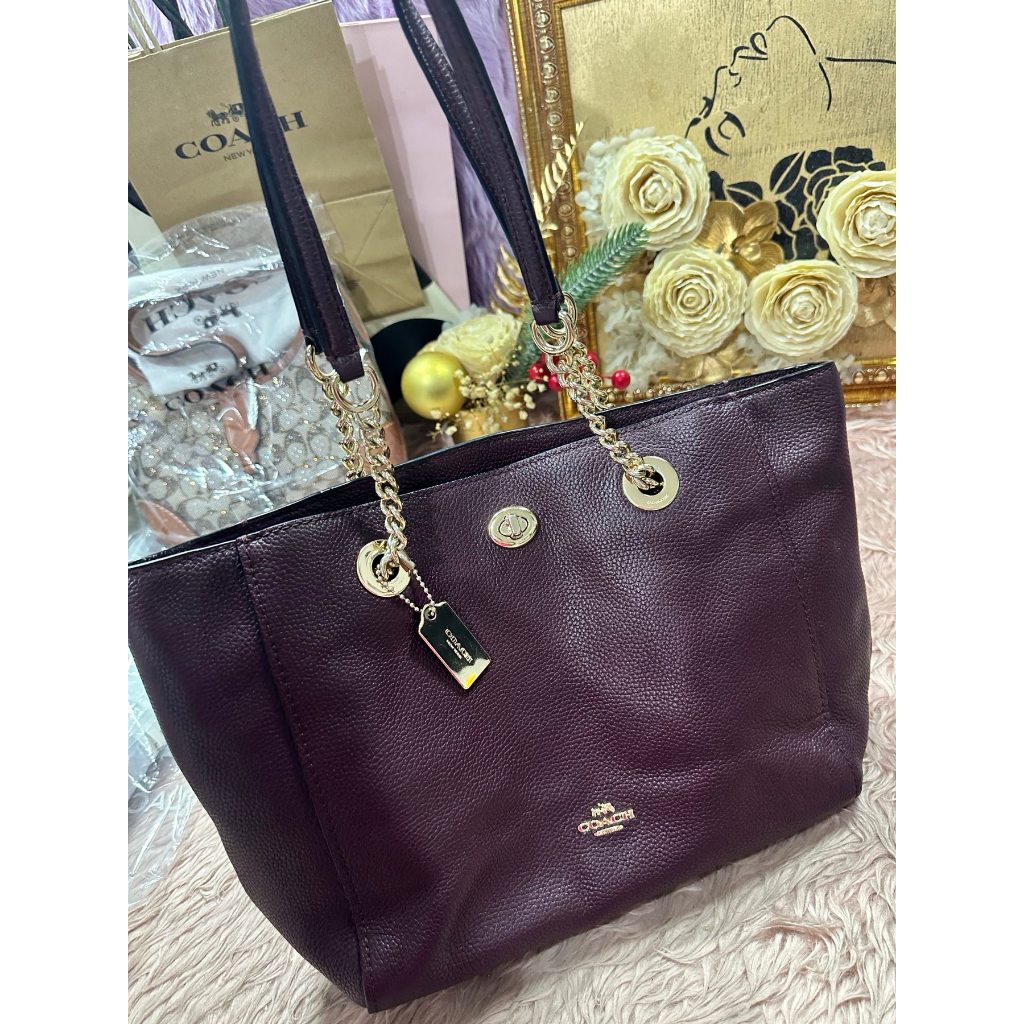 ORIG Preloved CCH Turnlock Chain 27 Tote Bag Maroon