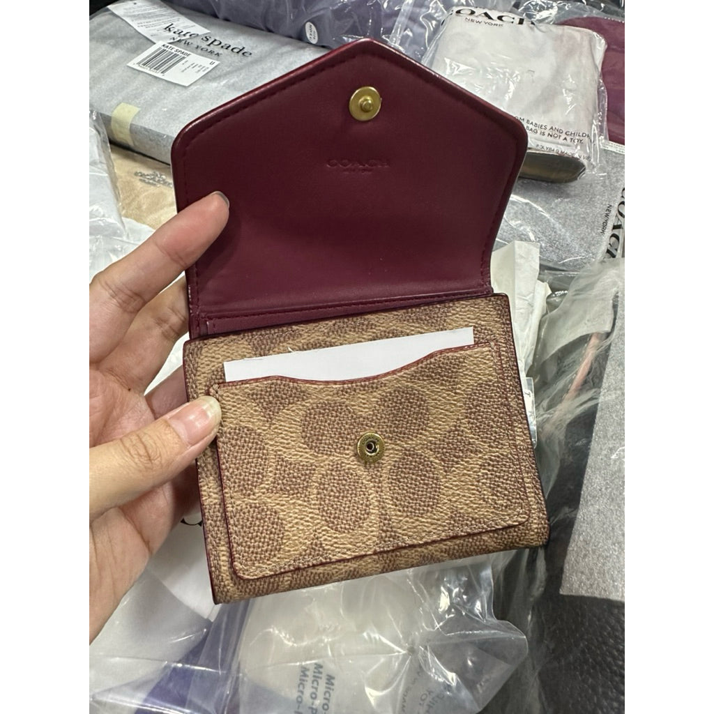 ORIG CCH Retail Wyn Small Trifold Wallet Card Holder Small Wallet