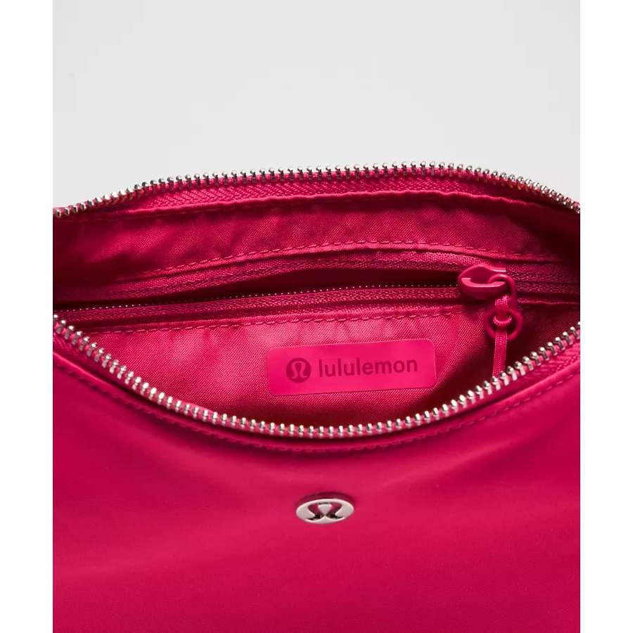 AUTHENTIC/ORIGINAL Lululemon City Essentials Small Shoulder Bag 3L - Pink