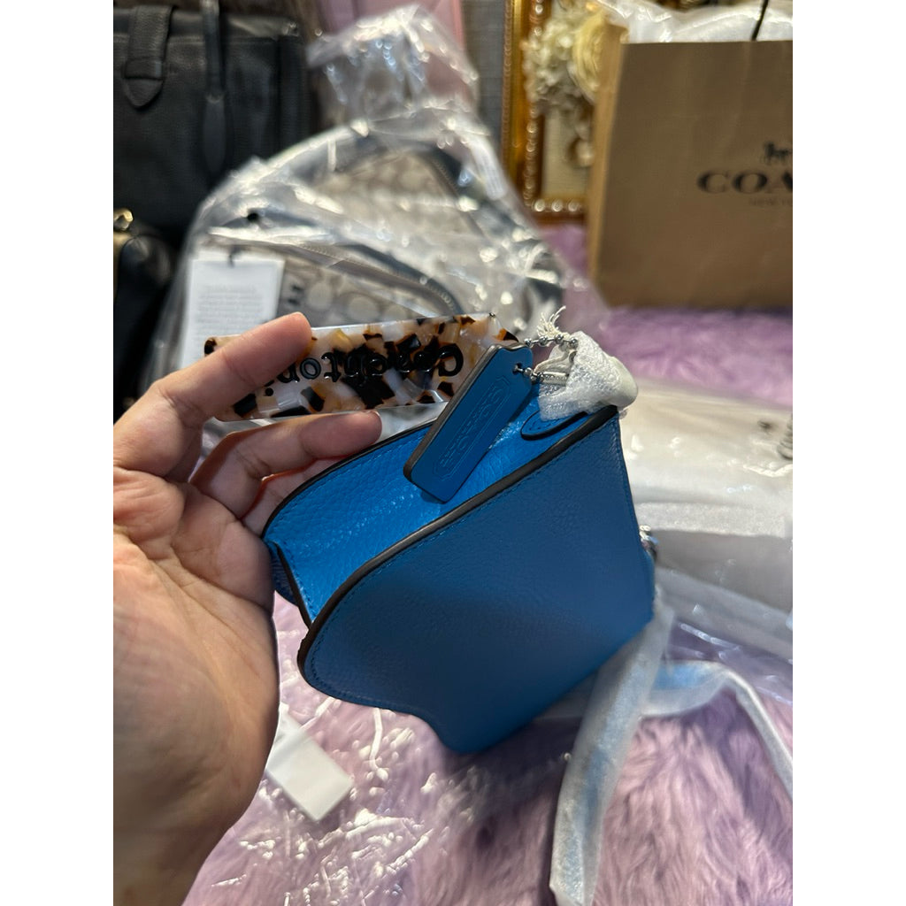 AUTHENTIC/ORIGINAL CCH Retail Small Wavy Shoulder Blue Bag In Coachtopia Leather