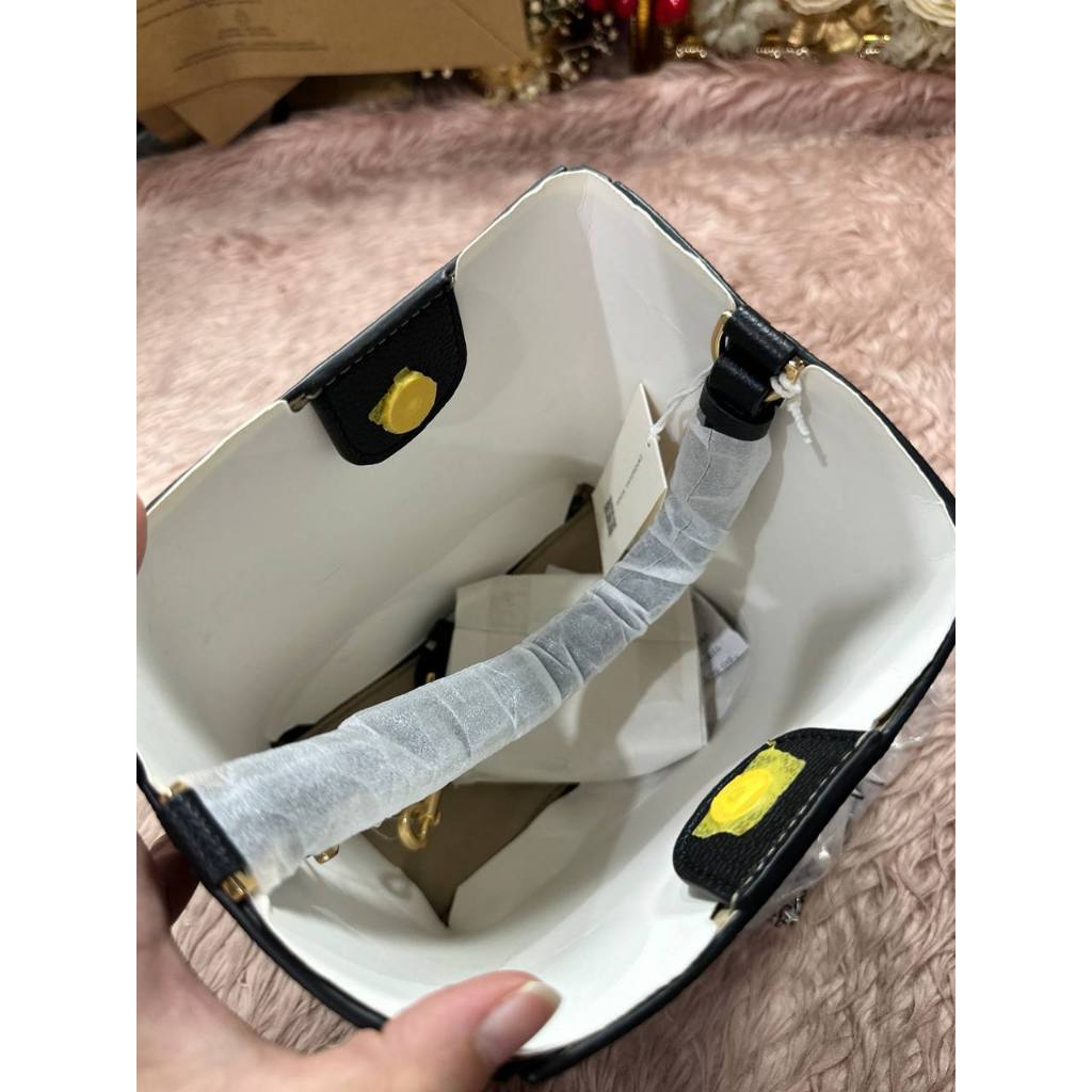 ORIG & IMPORTED TB Small McGraw Bucket Bag Black