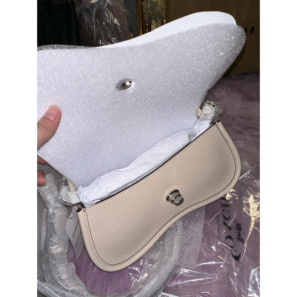 AUTHENTIC/ORIGINAL CCH Retail Wavy Dinky White Bag In Coachtopia Leather