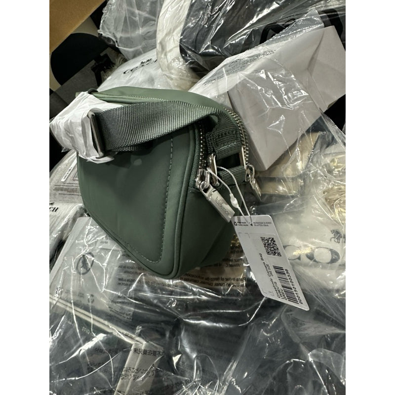 ORIG & IMPORTED Lululemon Crossbody Camera Bag 2L Nylon Green