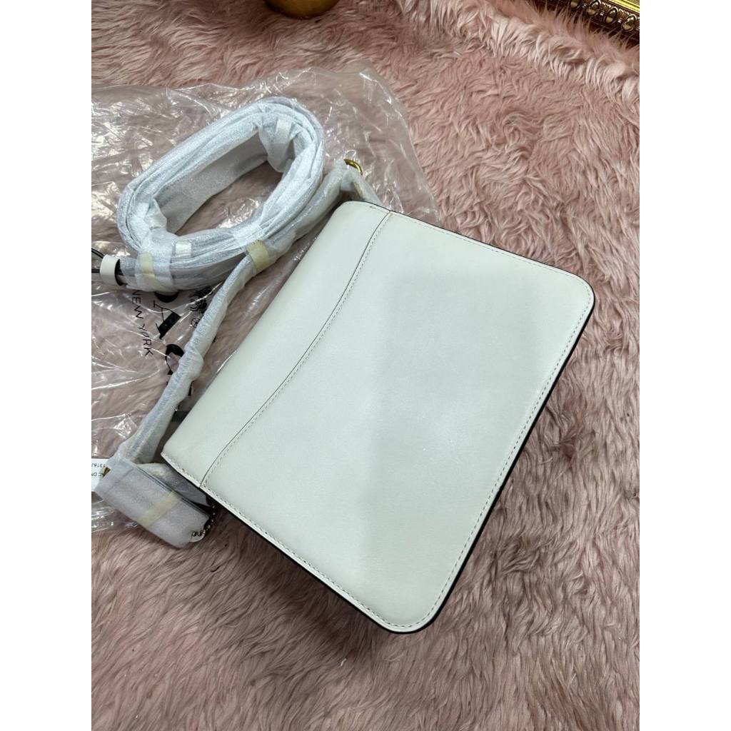 ORIG & IMPORTED CCH Retail Beat Shoulder White Bag