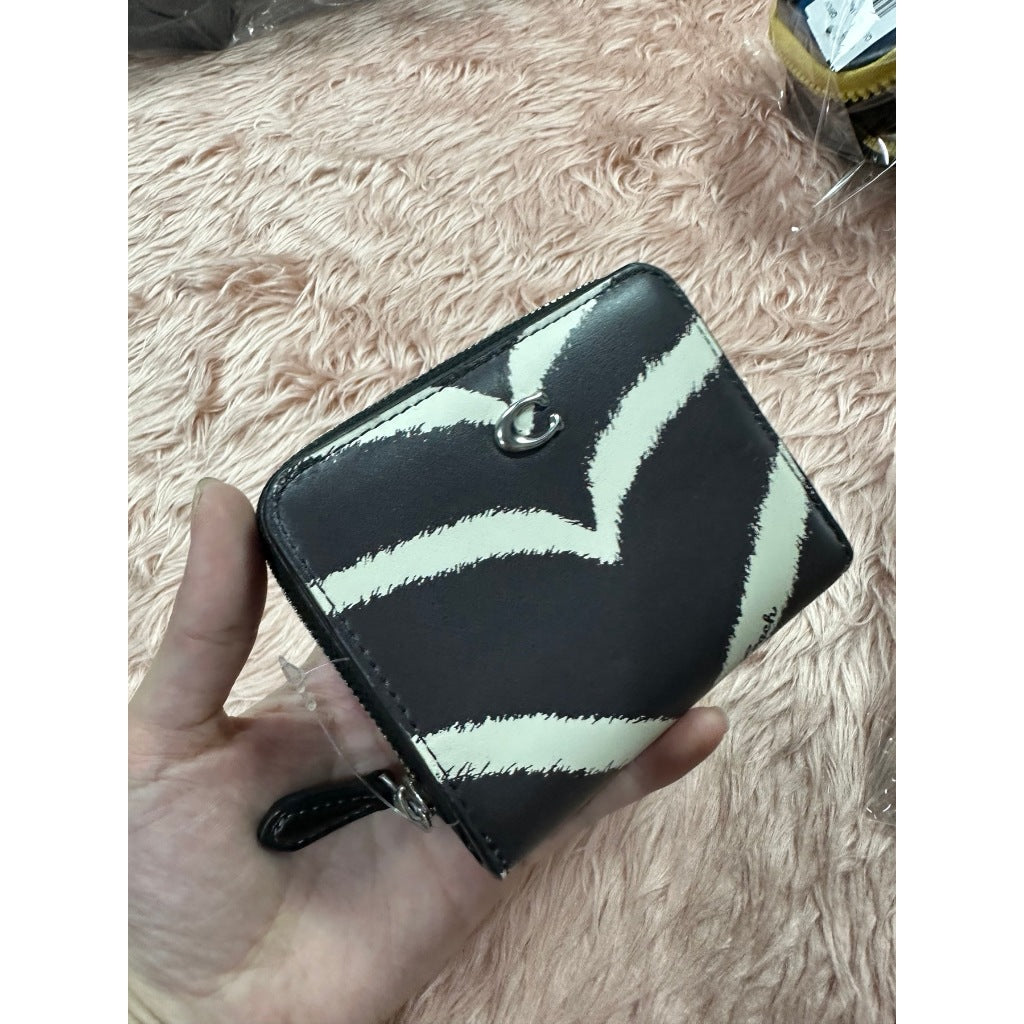 ORIG & IMPORTED CCH Retail Billfold Wallet With Zebra Print Black/White