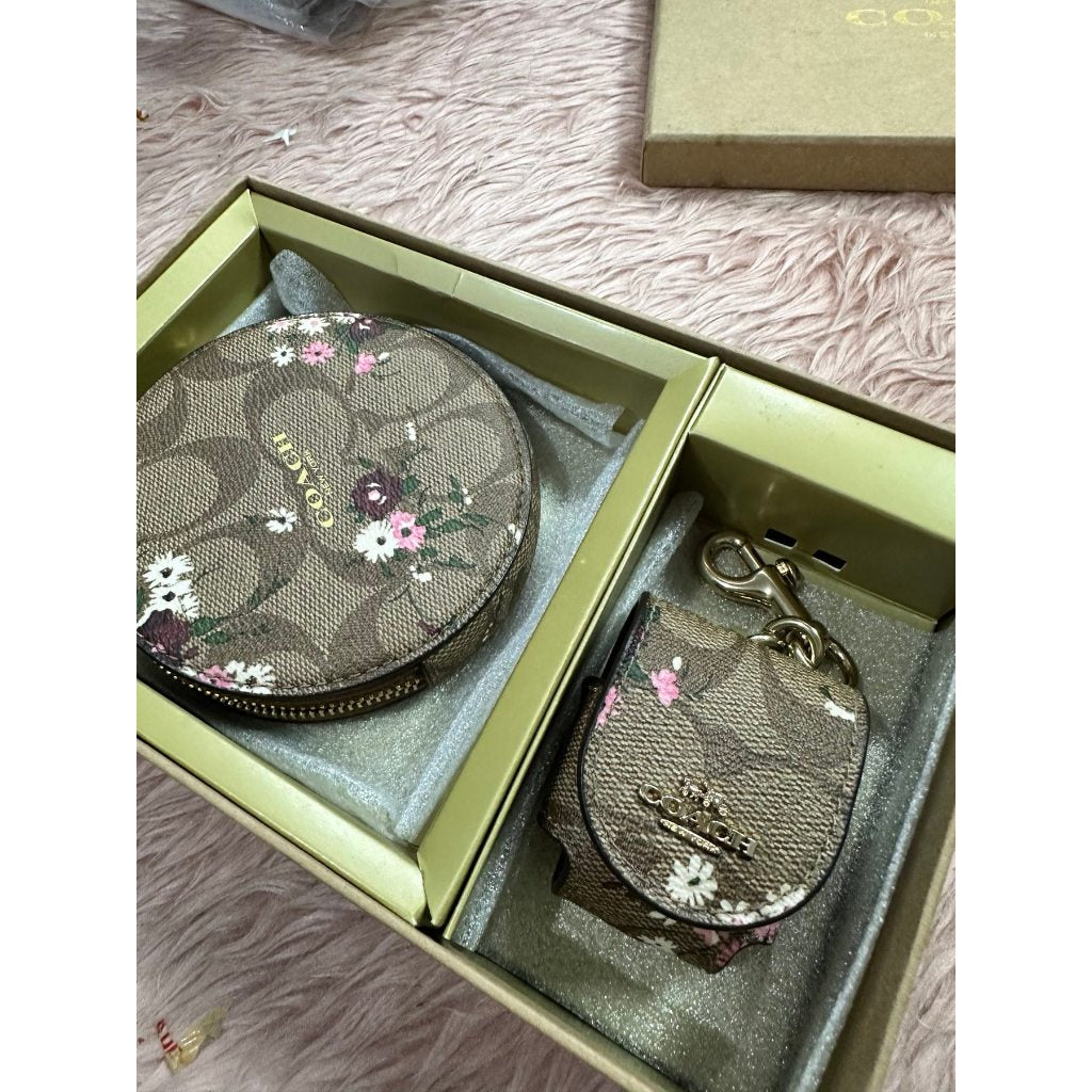 ORIG & IMPORTED CCH Boxed Tech Organizer And Wireless Earbud Charm Set Floral Print