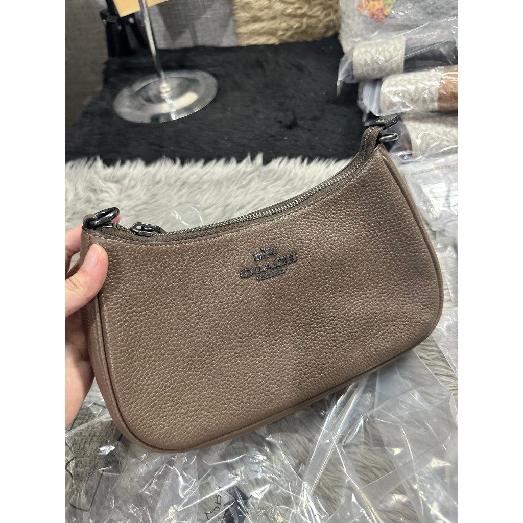 ORIG & IMPORTED CCH Teri Shoulder Bag In Dark Stone Brown