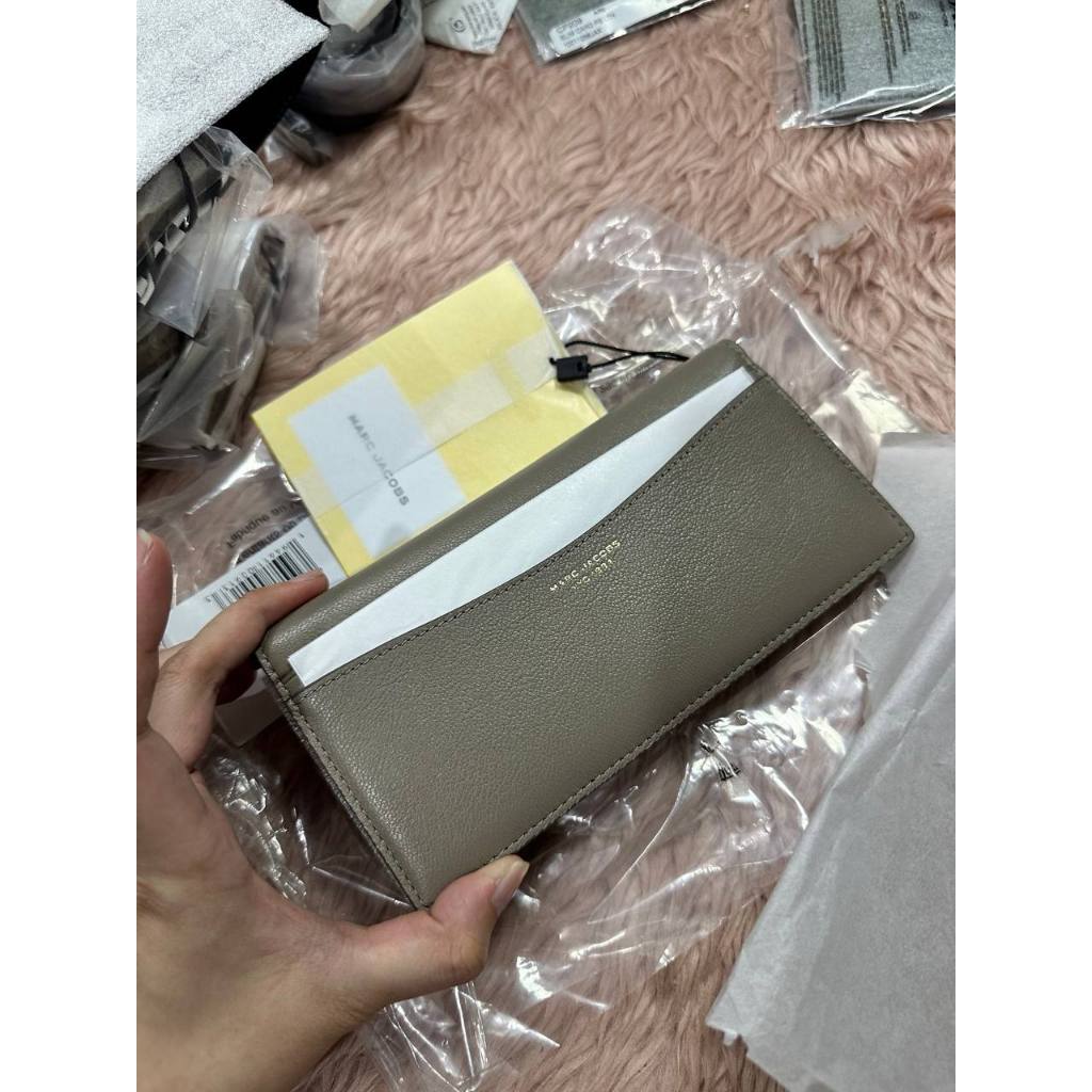 ORIG & IMPORTED MJ The Slim 84 Bifold Long Wallet Black Taupe
