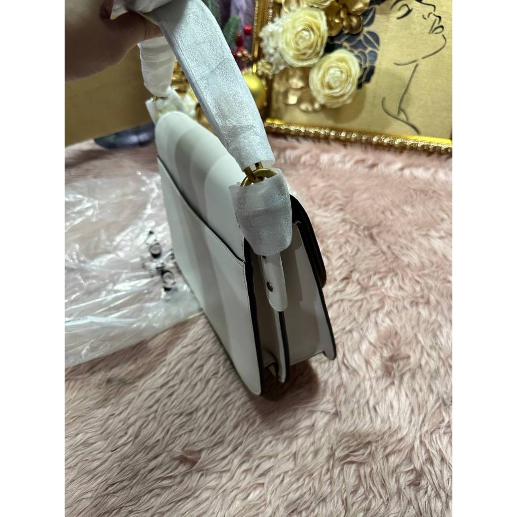 ORIG & IMPORTED CCH Retail Beat Shoulder White Bag