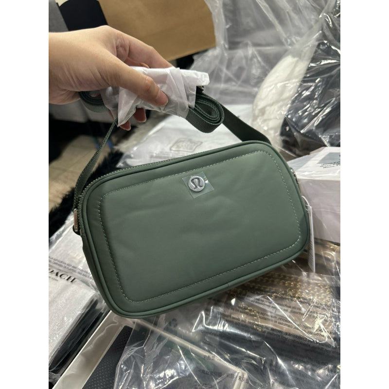 ORIG & IMPORTED Lululemon Crossbody Camera Bag 2L Nylon Green
