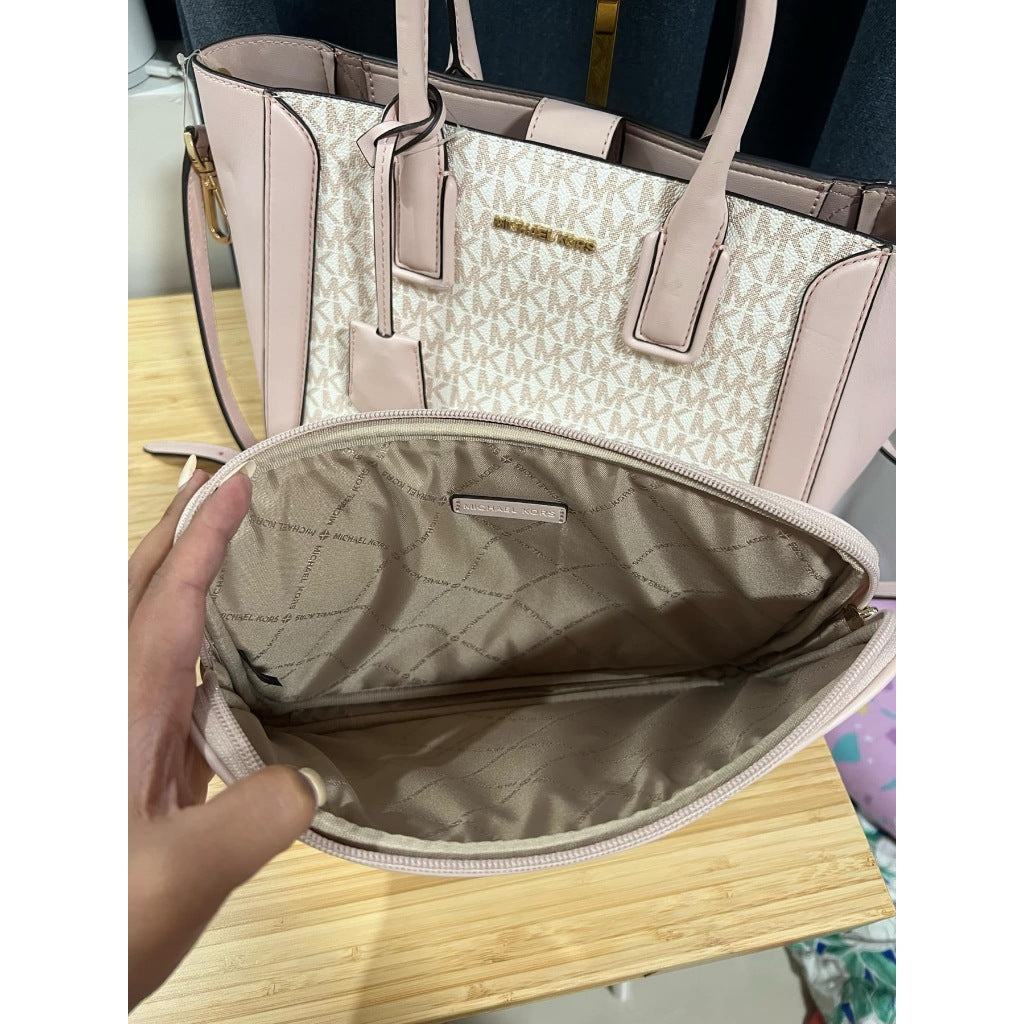 ORIG Preloved MK Ipad Case White/Pink