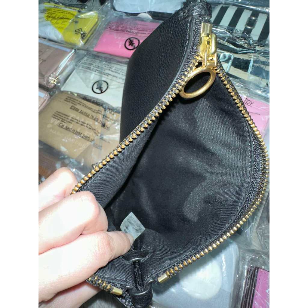 ORIG Preloved TB Perry Bombe Large Wristlet Black