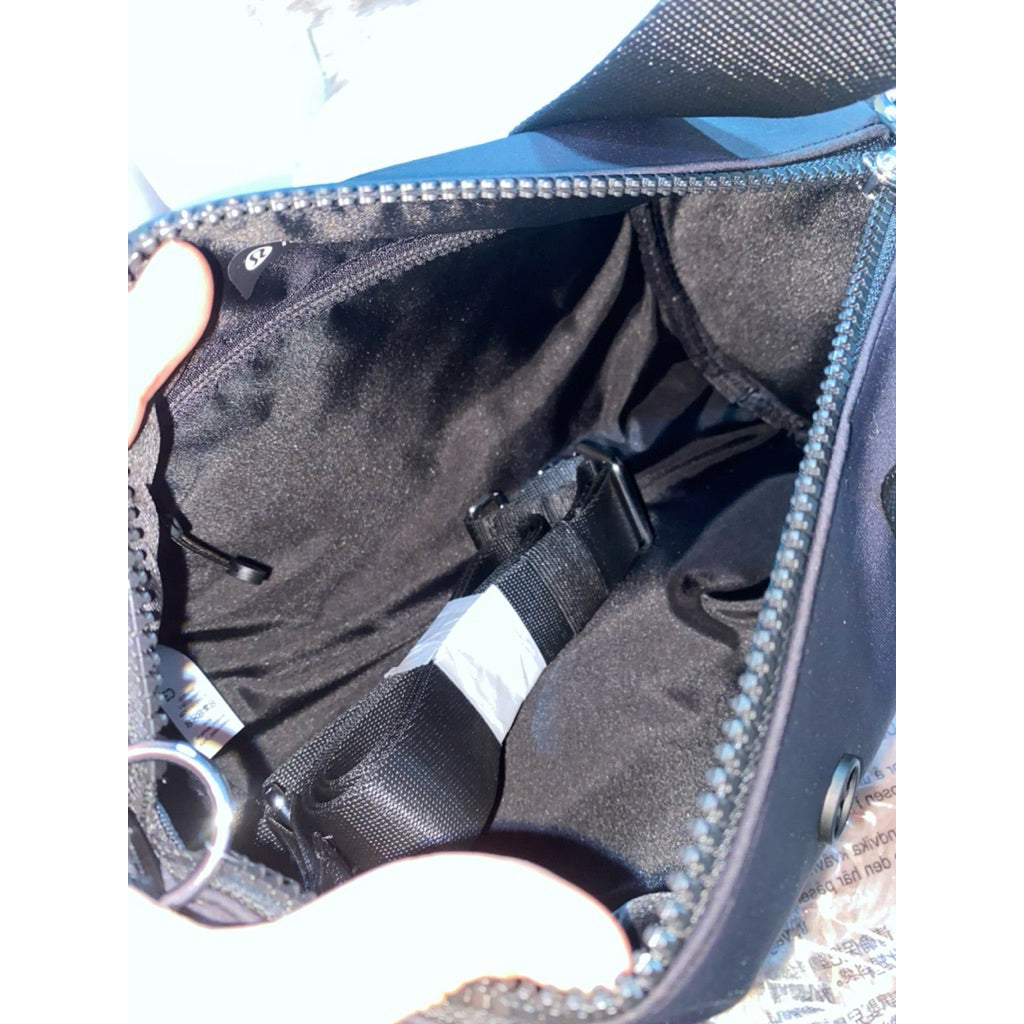 ORIG & IMPORTED LuluLemon Knit Nylon Mini Barrel Duffle Bag 5L Black Pink