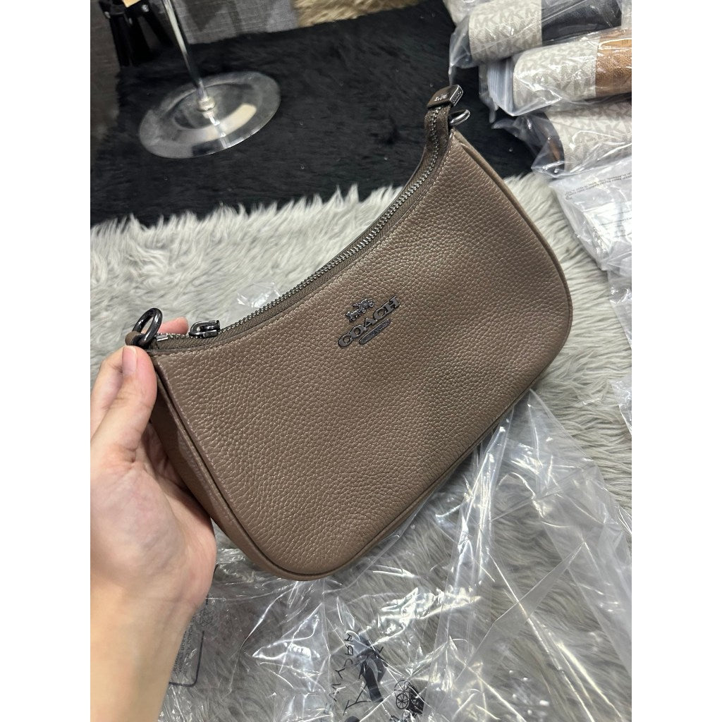 ORIG & IMPORTED CCH Teri Shoulder Bag In Dark Stone Brown