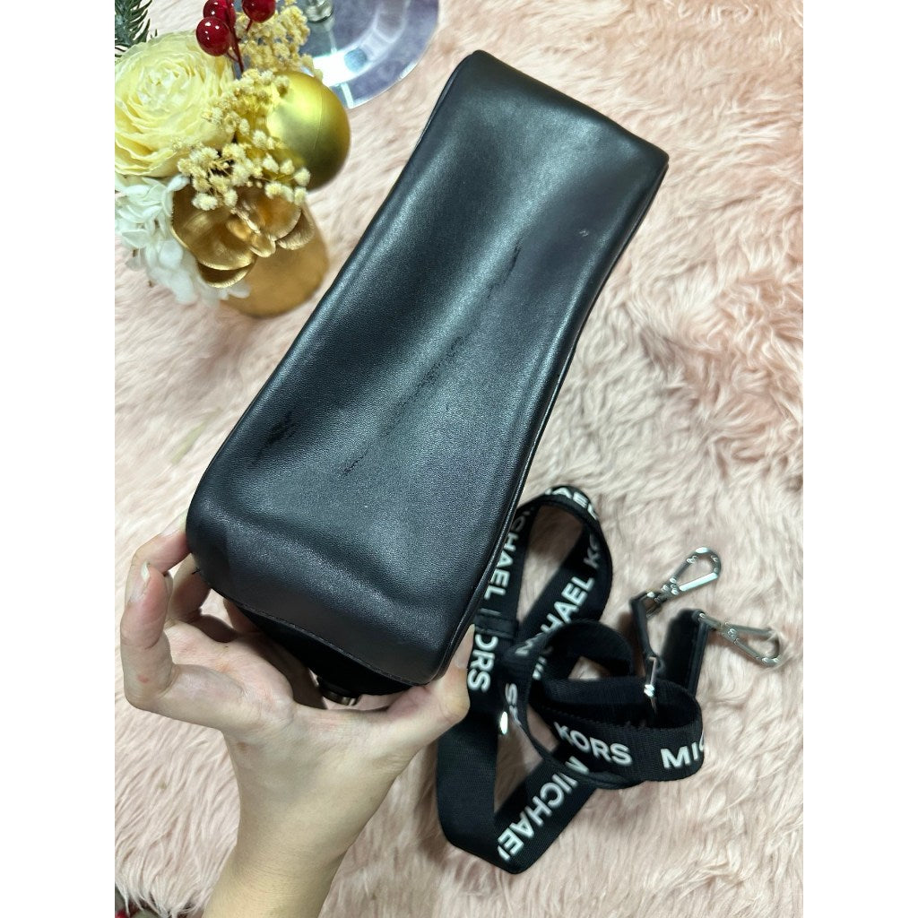 ORIG Preloved MK Medium Nylon Camera Bag Black