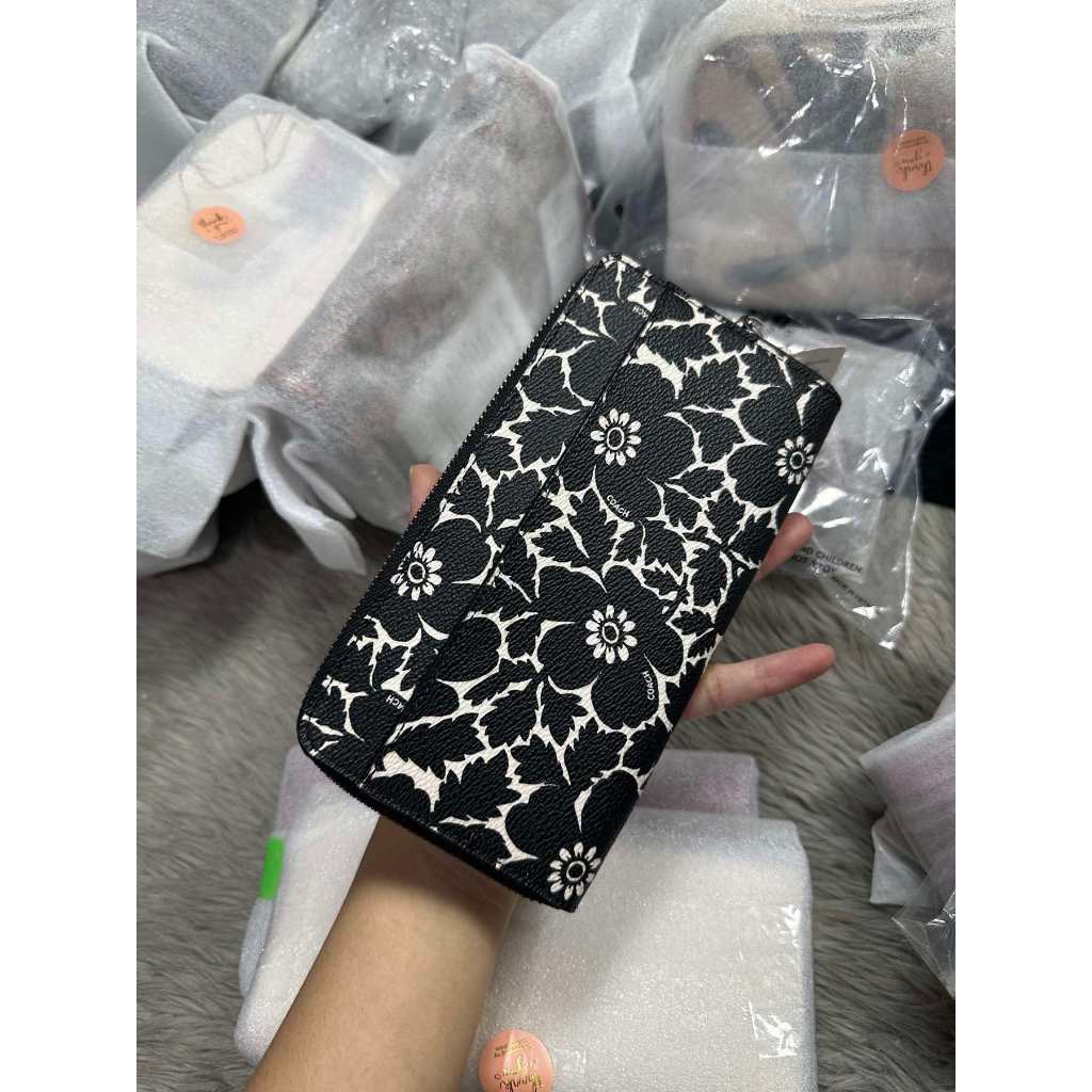 ORIG & IMPORTED CCH Retail Accordion Long Black Floral Wallet