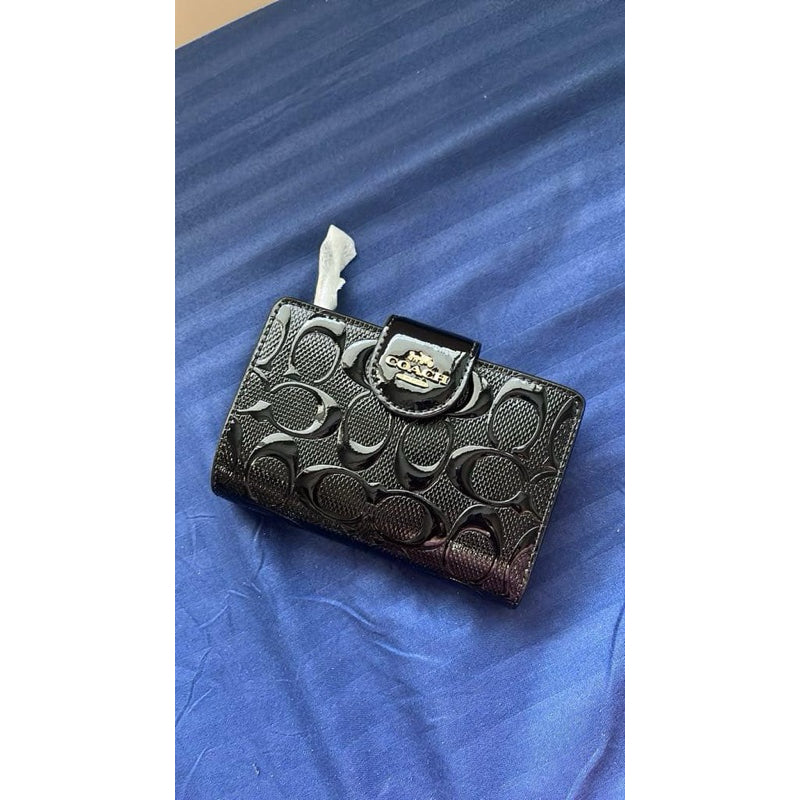 CCH MEDIUM CORNER ZIP WALLET SIGNATURE PATENT BLACK