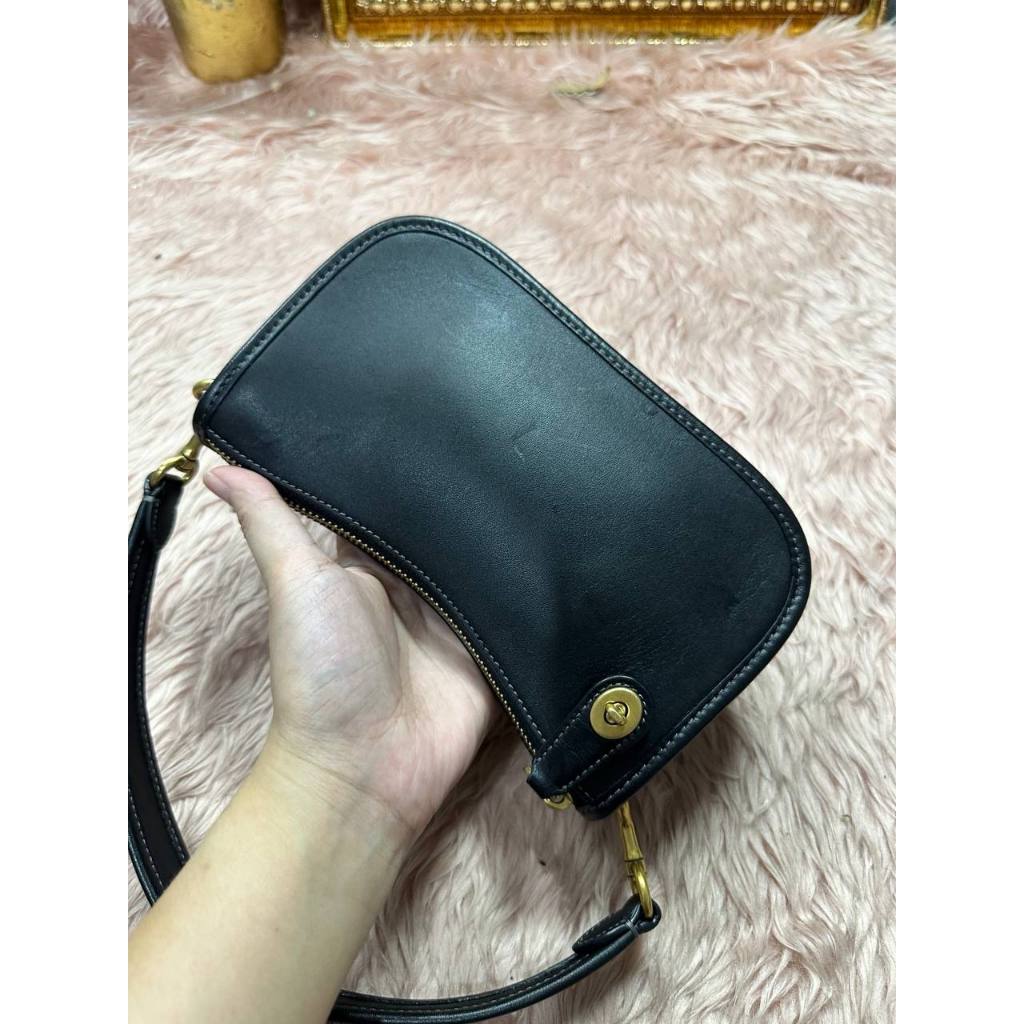 ORIG Preloved CCH Retail Swinger 20 Small Shoulder Black Bag