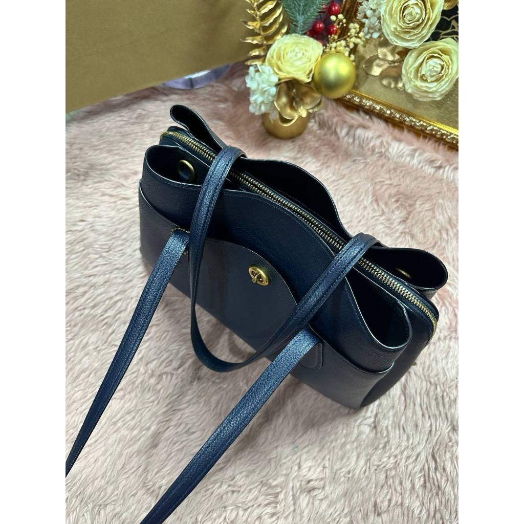 ORIG Preloved CCH Lora Carryall 30 Large Navy Tote Bag