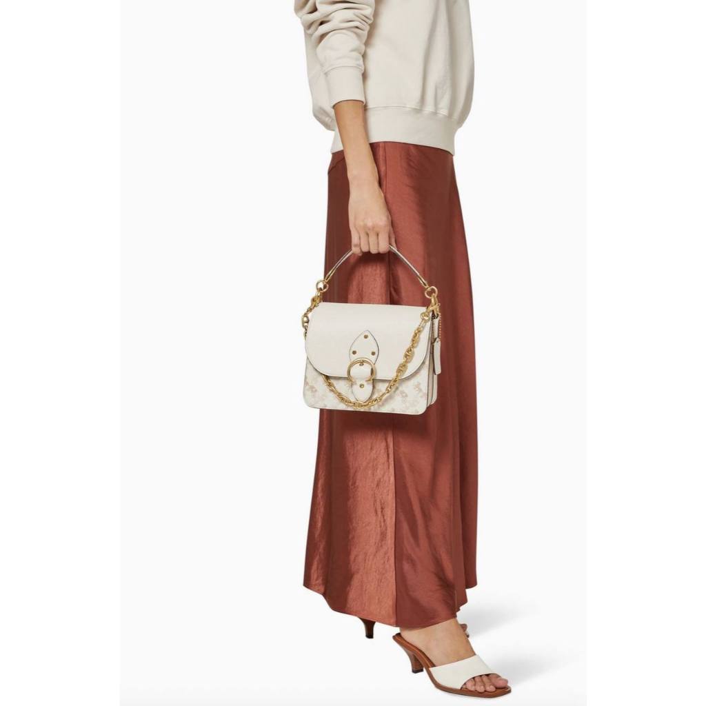 ORIG & IMPORTED CCH Retail Beat Shoulder White Bag