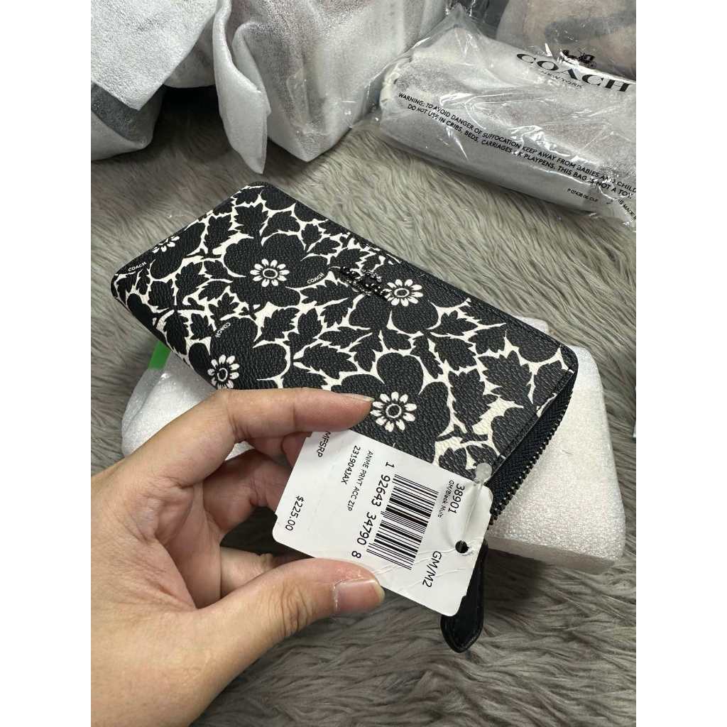 ORIG & IMPORTED CCH Retail Accordion Long Black Floral Wallet