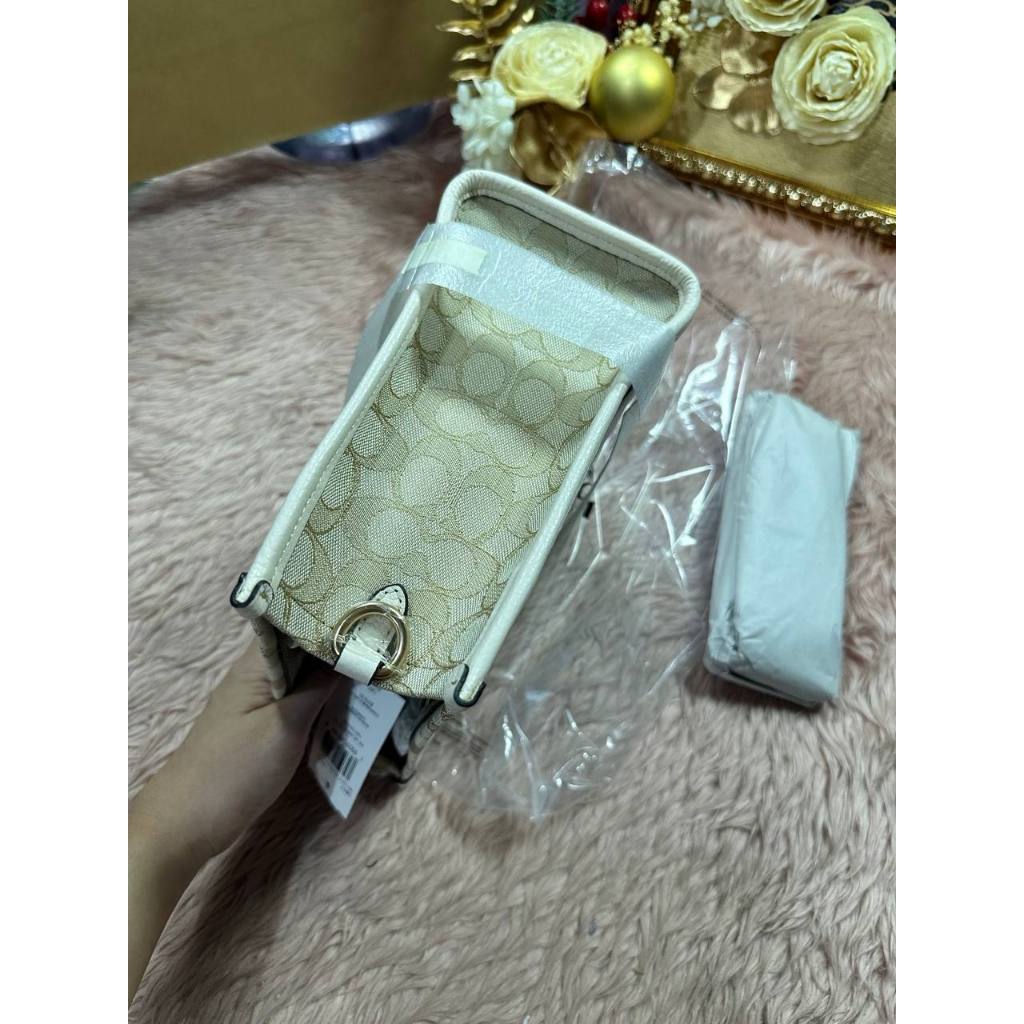 ORIG & IMPORTED CCH RARE Dempsey Tote Bag 22 White Jacquard Bag