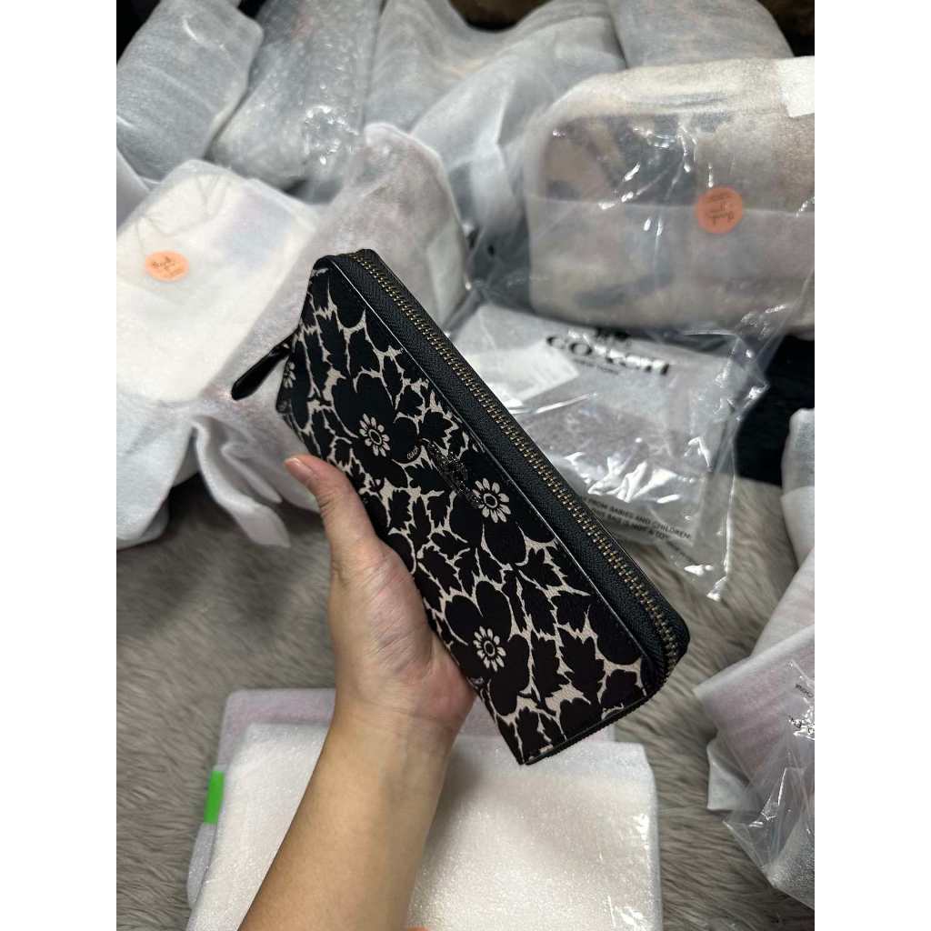 ORIG & IMPORTED CCH Retail Accordion Long Black Floral Wallet
