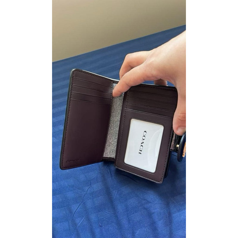 CCH MEDIUM CORNER ZIP WALLET SIGNATURE PATENT BLACK