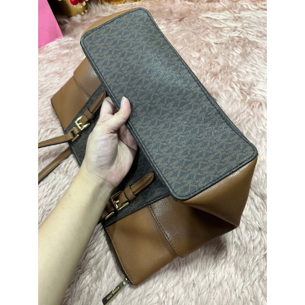 ORIG Preloved MK Charlotte Large Logo and Leather Top-Zip Tote Bag Brown