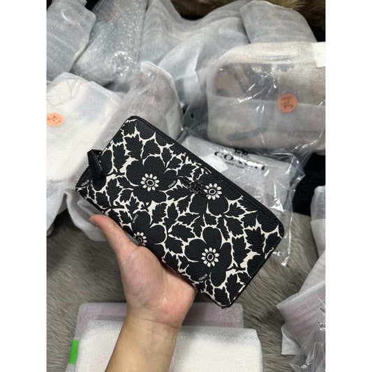 ORIG & IMPORTED CCH Retail Accordion Long Black Floral Wallet