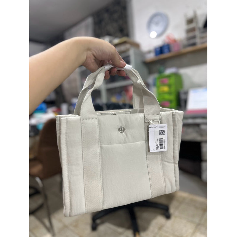 ORIG & IMPORTED Lululemon Boxy Mini Tote Top Handle Small Bag 4.5L Nylon White Cream