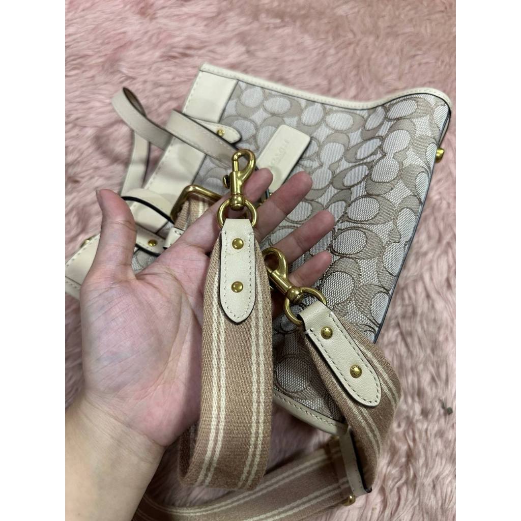 ORIG Preloved CCH Retail Tote Bag Signature Jacquard Field 22 Beige/Ivory