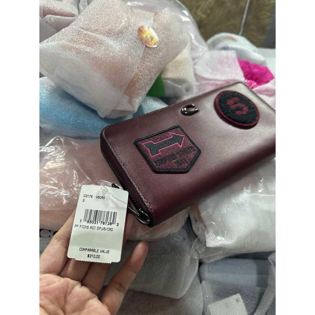 ORIG & IMPORTED CCH RARE Retail Accordion Zip Red Wallet With Varsity Patches