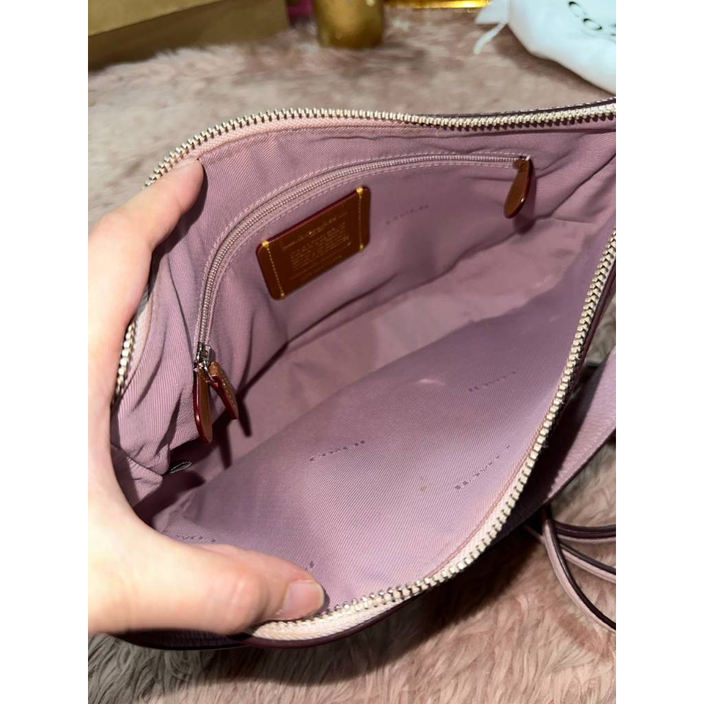ORIG Preloved CCH Retail Chelsea Crossbody Bag with Floral Bow Print