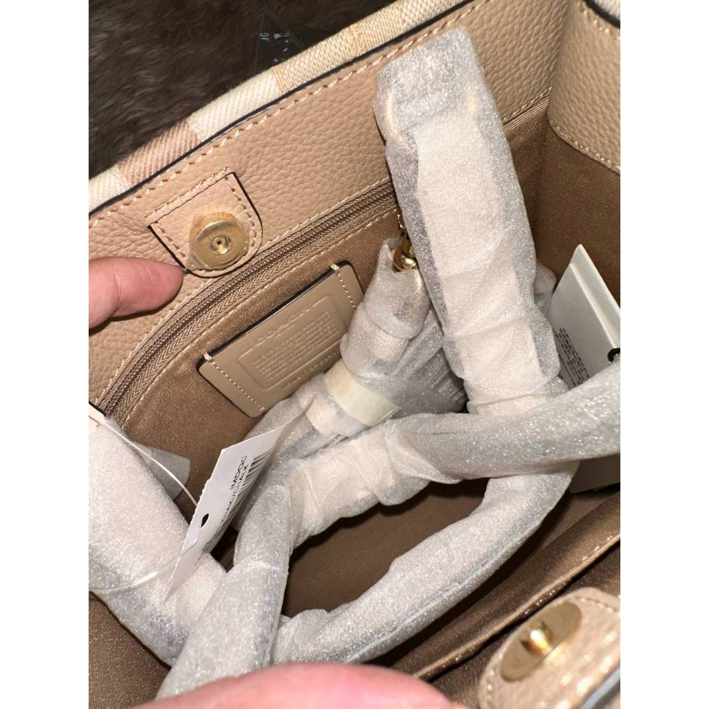 ORIG & IMPORTED CCH RARE Dempsey Tote Bag 22 White Jacquard Bag