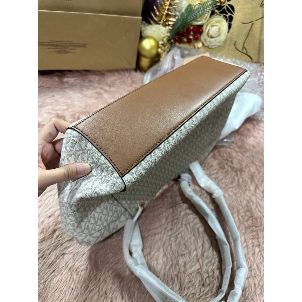 ORIG & IMPORTED MK Jet Set Large Signature Logo Shoulder Bag White Vanilla